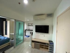 For RentCondoChaengwatana, Muangthong : Cant be late 🔥🔥🔥 For rent Aspire Ngamwongwan, beautiful room exactly as shown in the picture. Fully furnished + has a washing machine‼️Ready to move in (Responds to chat very quickly)