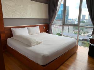For SaleCondoLadprao, Central Ladprao : S-LNL109 Condo for sale, The Line Phahonyothin Park, 11th floor, Building A, north side, 48 sq m., 1 bedroom, 1 bathroom, 4.75 million, 099-251-6615