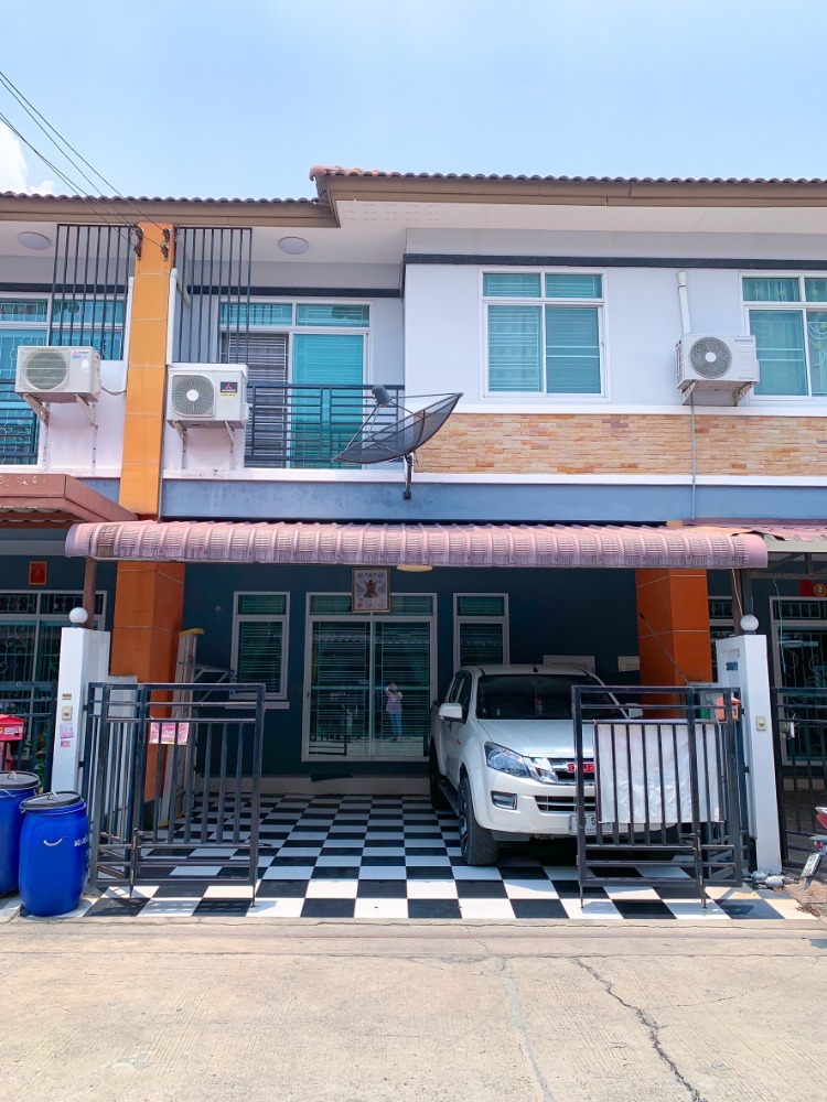 For SaleTownhousePattaya, Bangsaen, Chonburi : 2-story townhome near Amata - Subrungruang City 2, excellent condition, indoor parking for 2 cars.