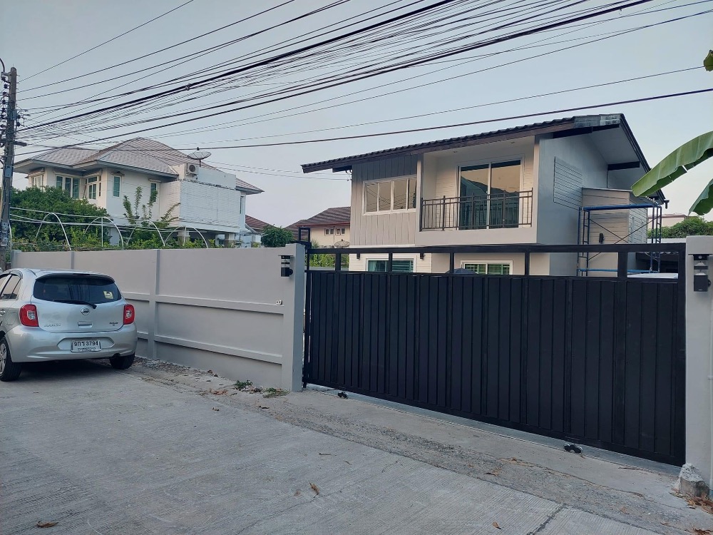 For RentHouseChokchai 4, Ladprao 71, Ladprao 48, : Single house for rent, Lat Phrao, Chok Chai Si 84, suitable for a home office, near BTS Senanikom, Satri Wittaya 2 School.