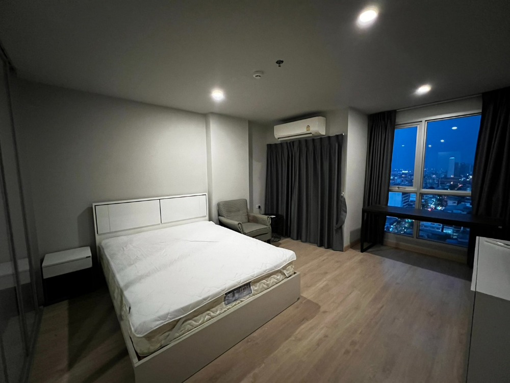 For RentCondoSapankwai,Jatujak : (Room owner posted) Condo for rent Lumpini Selected Sutthisan-Saphan Khwai, 17th floor, 1 bedroom, 11,500 baht per month.