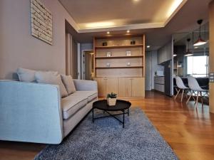 For RentCondoSukhumvit, Asoke, Thonglor : New room! The Lumpini 24, beautiful room, fully furnished, good view, has a washing machine, near BTS, ready to move in.