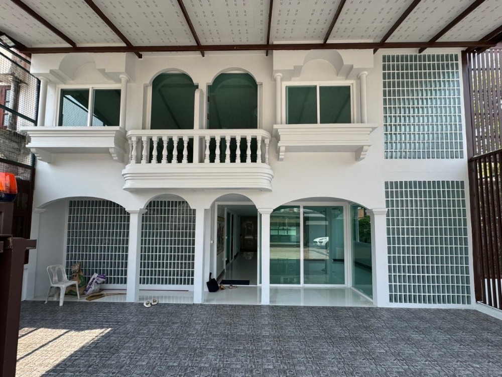 For RentTownhouseNawamin, Ramindra : K1558 Townhome for rent, Soi Nawamin 153, area 72 sq m., recently renovated, parking for 5 cars, can be used as an office.