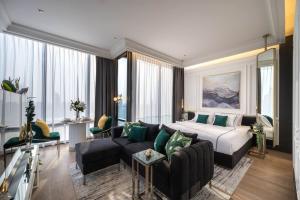 For RentCondoSilom, Saladaeng, Bangrak : Luxury High Floor 1 Bed Condo for Rent!