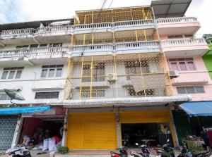 For SaleShophouseRama 2, Bang Khun Thian : Suitable for an office or warehouse!!! Commercial building for sale, 3 and a half floors, 2 units, over 36 sq w, in Rama II Soi 71 (Sakae Ngam 7), very good location, near Central Rama 2 and the expressway, special price!!