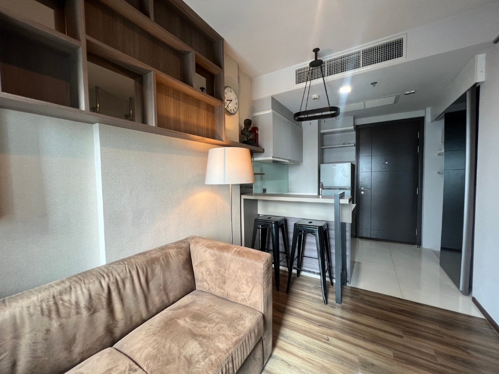 For RentCondoSukhumvit, Asoke, Thonglor : For rent, Ceil by Sansiri, near BTS Ekkamai station, beautiful room, not hot, wide balcony, well proportioned, fully furnished, has shuttle service.