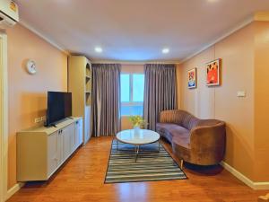 ให้เช่าคอนโดสุขุมวิท อโศก ทองหล่อ : Good looking 2bed apartment at the “Lumpini Suite“ on Soi 41