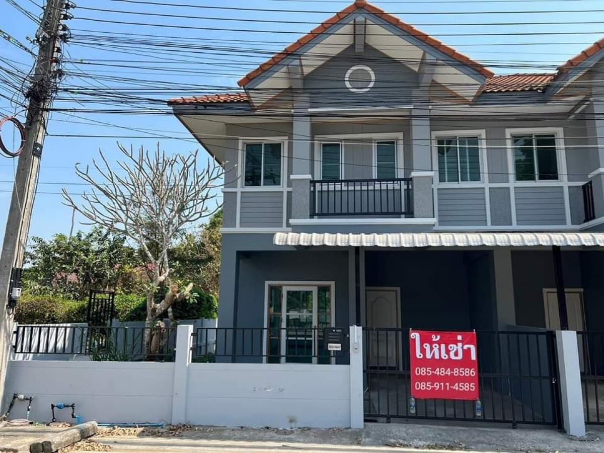 For RentHousePathum Thani,Rangsit, Thammasat : 🔥🔥 Townhouse for rent, semi-detached house, Piyasap Village, Thanyaburi, Pathum Thani, Khlong 10, area 28 sq m. 💚If interested, ask for more information, can make an appointment to view.💚 Tel.085-484-8586❤️Usable area approximately 96 sq m., 3 bedrooms, 2