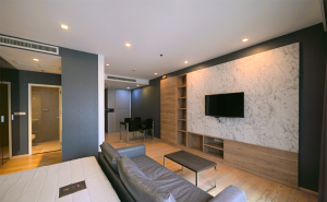 For SaleCondoSukhumvit, Asoke, Thonglor : For sale Noble Remix Studio 43 sq m, best price in the project, 5.4 million, good condition, ready to move in. The project has a Sky walk connected to BTS Thonglor.