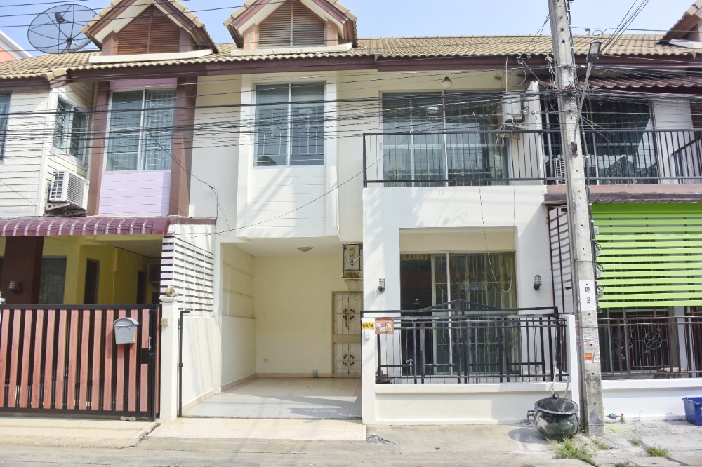 For SaleTownhouseRama5, Ratchapruek, Bangkruai : 2-story townhouse for sale, good condition, near Rama 5 Market (more pictures, wait in the evening)