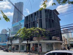 For LeaseholdBusinesses for saleSathorn, Narathiwat : BS1361 Modern luxury style hotel business for sale, ready to enter management immediately. Has a hotel license Charoenkrung area