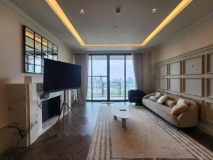 For RentCondoWitthayu, Chidlom, Langsuan, Ploenchit : 📢👇 Rare item big size unit for 2 beds at The Residences at Sindhorn Kempinski , The most luxury brand new project and  unit in prime area in Sindhorn village next to Velaa community mall in Langsuan, peaceful and quiet, conceige service as 5 stars hotel, 