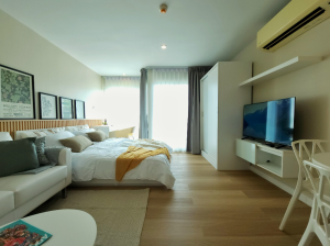 For SaleCondoYothinpattana,CDC : Selling WE CONDO, 30% cheaper than the market, new room, beautifully decorated, ready to move in, clear view, next to the BTS.