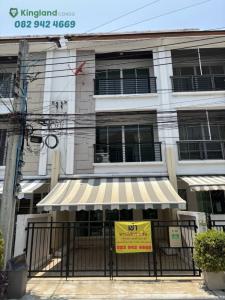 For RentTownhousePattanakan, Srinakarin : #3-storey townhome for rent Klang Muang Essence University Soi Srinakarin 46/1 (opposite Paradise Mall) 3 bedrooms, 3 bathrooms, 1 parking space, 1 kitchen with gas stove and hood, 4 air conditioners #pets allowed #company registration possible near Suan 