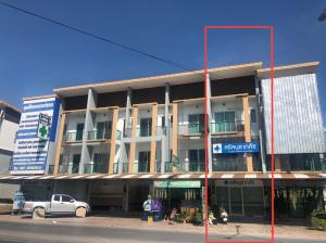For SaleShophouseRayong : 3-story commercial building for sale, Adul Thammaprapas Road, Rayong Province.