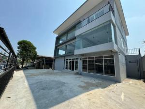 For RentWarehousePathum Thani,Rangsit, Thammasat : BS1364 3-story building for rent with warehouse in Lam Luk Ka area, Khlong Nueng, suitable for an office, warehouse, near Thupatemi Golf Course.