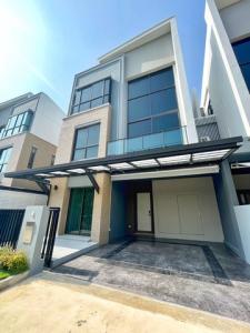 For RentTownhousePattanakan, Srinakarin : Code C6128 3-story townhome for rent, Estara Haven Project, Phatthanakan 20, fully furnished, ready to move in.