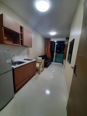 For RentCondoSapankwai,Jatujak : Ideo Mix Phahon, next to MRT Saphan Khwai, for rent 15,000 baht, corner room size 33 sq m, fully furnished, ready to move in, make an appointment to see the room.