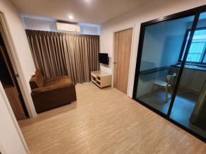 For RentCondoRatchadapisek, Huaikwang, Suttisan : Condo for rent, The Excel Ratchada 18, 5th floor, swimming pool view, size 41.06 sq m., 2 bedrooms, 1 bathroom, room decorated with furniture, ready to move in.