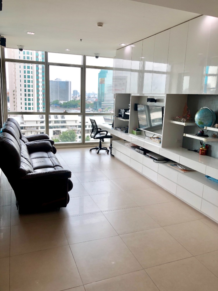 For RentCondoWongwianyai, Charoennakor : The River Condominium, river view, icon siam side, 2 bedrooms, 3 bathrooms, with furniture.