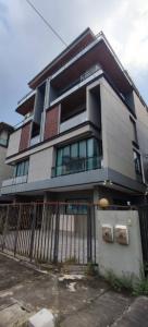 For SaleHome OfficePattanakan, Srinakarin : Home office for sale, 4.5 floors, stand alone building, Srinakarin Road, usable area 1,000 sq m, parking for 14 cars, opposite Samitivej Hospital