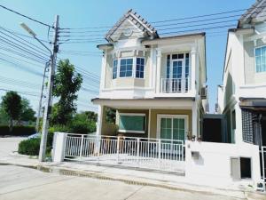 For RentTownhouseNonthaburi, Bang Yai, Bangbuathong : For rent: semi-detached house The village is on the side of the road. No need to enter the alley. At the beginning of Soi Sai Noi, convenient travel, there is space around the house, near Sai Noi Subdistrict Administrative Organization, Sarasas Witaed Sai