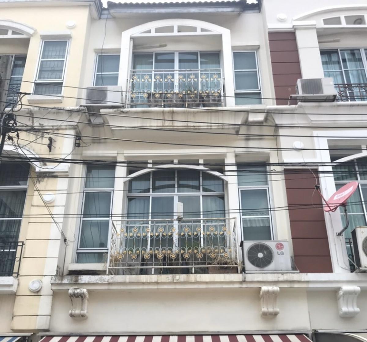 For RentTownhouseLadprao, Central Ladprao : Townhome for rent Village center Ratchada-Lat Phrao, 450 meters from MRT Lan Phrao✅