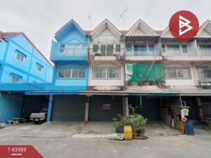 For SaleShophouseSamut Prakan,Samrong : 3-story commercial building for sale, Rinthicha Village, Phraeksa, Samut Prakan.