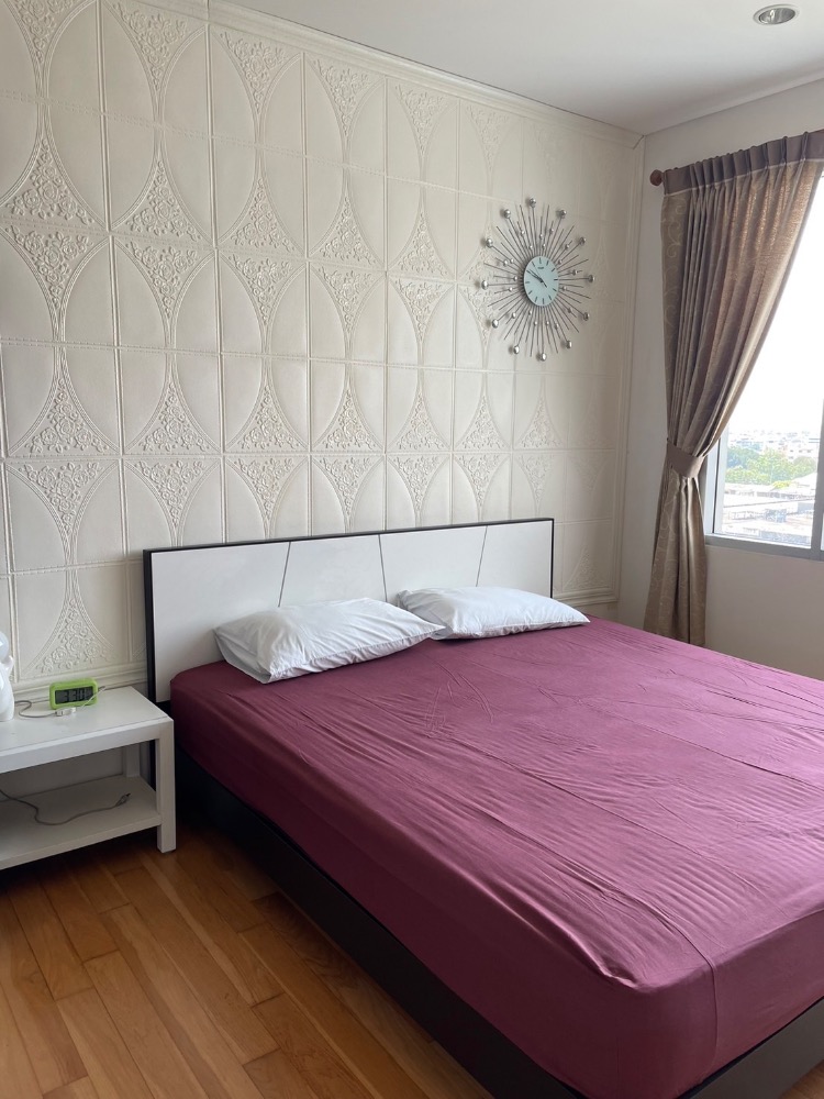 For RentCondoWongwianyai, Charoennakor : For rent, beautifully decorated room, 40 square meters, ready to move in, Villa Sathorn Condo, next to BTS Krung Thonburi.