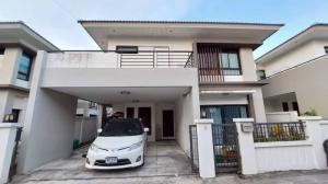 For RentHousePattaya, Bangsaen, Chonburi : Single house for rent, Surasak, Sriracha, 2-story house, The Complete, near the motorway.