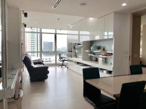 For RentCondoWongwianyai, Charoennakor : The River by Raimon Land - Fully Furnished 2 Beds for Rent Facing IconSiam!