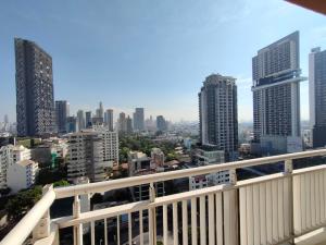 For SaleCondoSathorn, Narathiwat : The Empire Place Sathorn spacious condo 2bedrooms for sale with tenant near BTS Chongnonsri