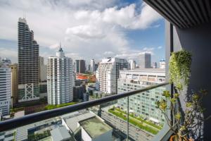ขายคอนโดนานา : HOT DEAL CONDO FOR SALE / RENT at Hyde Sukhumvit 13 offers  a cozy 2bedrooms unit with perfectly build- in function is located in the heart of Bangkok