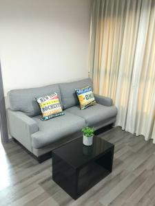For RentCondoOnnut, Udomsuk : For rent! The base park east, size 2 bedrooms, 1 bathroom, 50 sq m., beautiful room, rental price 27,000 baht/month.