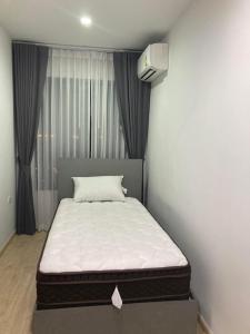 For RentCondoRama9, Petchburi, RCA : For rent,  IDEO New Rama 9, for more information add Line Line ID : @mettaproperty(with @ too)