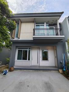 For RentHousePhutthamonthon, Salaya : For rent, 2-story semi-detached house, Soi Wat Som Kliang. Near Mahidol Salaya There are many ways to enter and exit.