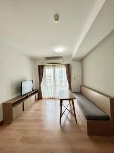For RentCondoKasetsart, Ratchayothin : ❤️ For rent ❤️ Beautiful room, good condition, good price at “Chapter One The Campus Kaset“ Room type: 2 bedrooms, 1 bathroom 🛀🏻🚝 Size 46 sq m. Fully furnished, electrical appliances 🔴 Rental price 15,500/month 🔴 Good view in a good location, co
