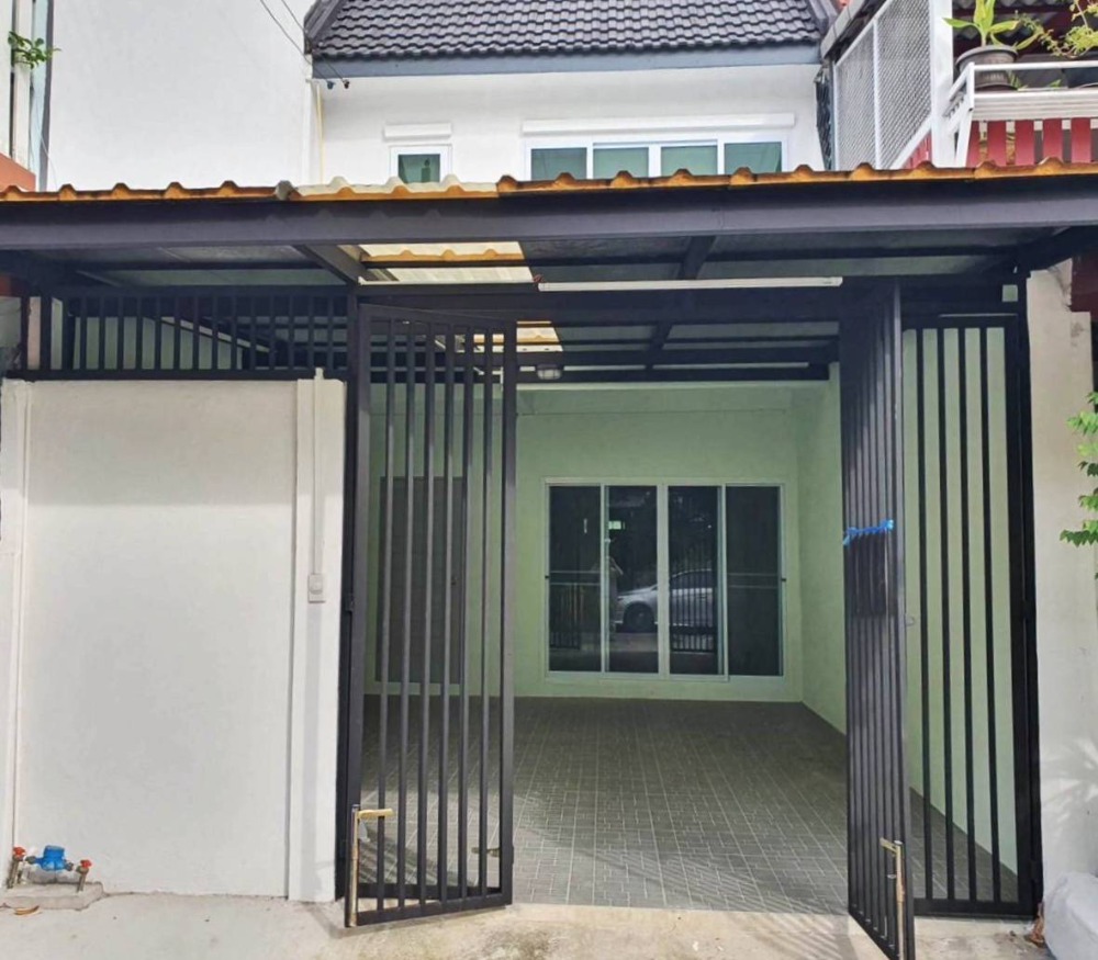 For SaleTownhouseRamkhamhaeng, Hua Mak : Townhouse for sale, 2 floors, 20 sq w., Ramkhamhaeng 58/3, has 2 bedrooms, 2 bathrooms, newly renovated, ready to move in. Near the Orange Line, price 2,700,000 baht. If interested, contact 095-469-4415.