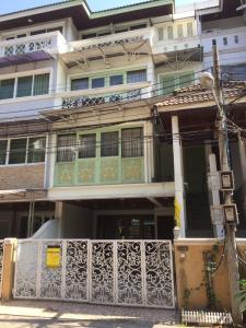 ให้เช่าทาวน์เฮ้าส์/ทาวน์โฮมสาทร นราธิวาส : LTH10310 – Townhouse FOR RENT in Soi Yennakart 3 beds 2 baths size 250 sq.w. Near BTS Chong Nonsi Station ONLY 50k/Month