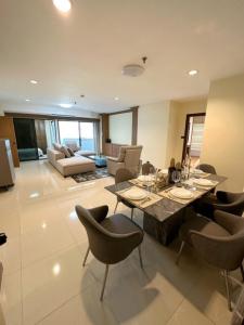For RentCondoSukhumvit, Asoke, Thonglor : For rent! Fifty-Fifth Tower Condo, 3 Bedrooms