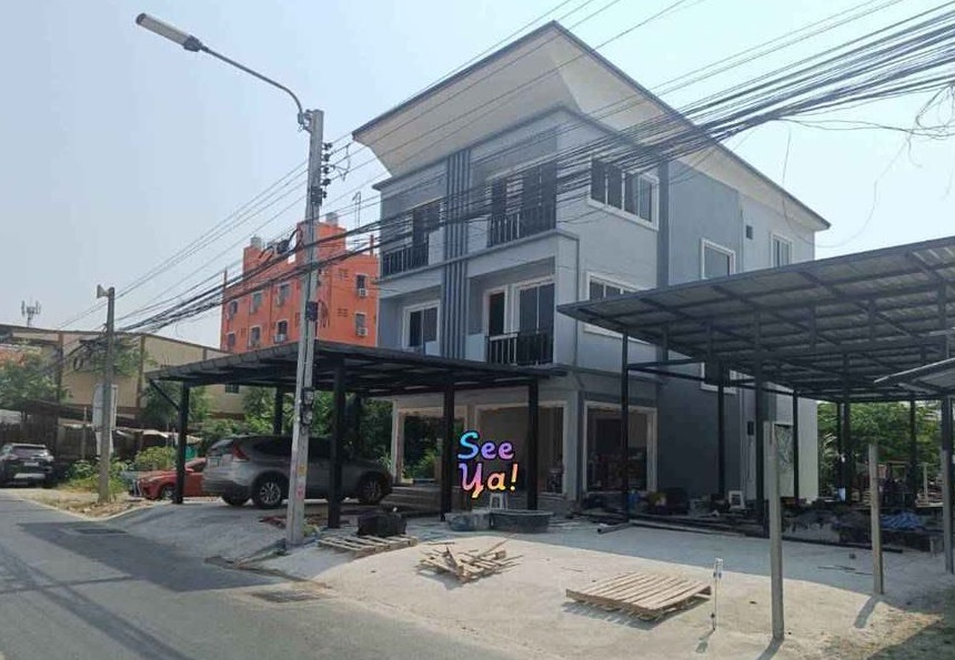 For RentShophouseBangna, Bearing, Lasalle : BS1370 Building for rent, two units, 3 floors, Soi Bangna-Trad 37, near Central Bangna, suitable for an office.