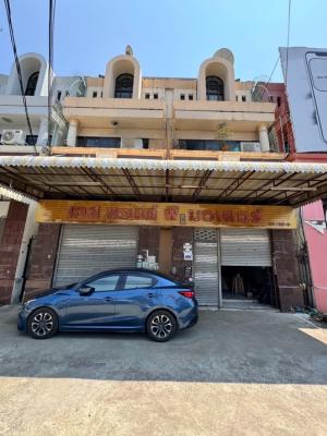 For SaleShophouseBang kae, Phetkasem : Commercial building for sale, 2 units, next to the main road, size 39 sq m., north side, next to the main road, good for business, has an elevator to transport goods.