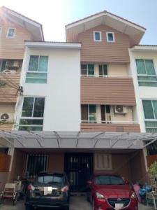 For RentTownhouseYothinpattana,CDC : Townhome for rent, 3 floors, along Ekamai-Ramindra Expressway, has 4 bedrooms, 5 bathrooms, air conditioning, fully furnished, rental price 29,000 baht per month.
