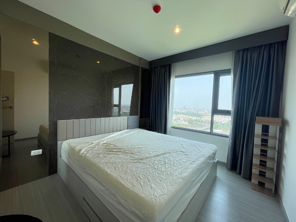 For RentCondoThaphra, Talat Phlu, Wutthakat : Aspire Sathorn Ratchaphruek, near BTS Bang Wa, very beautiful room, open view, fully furnished, available and ready for rent.