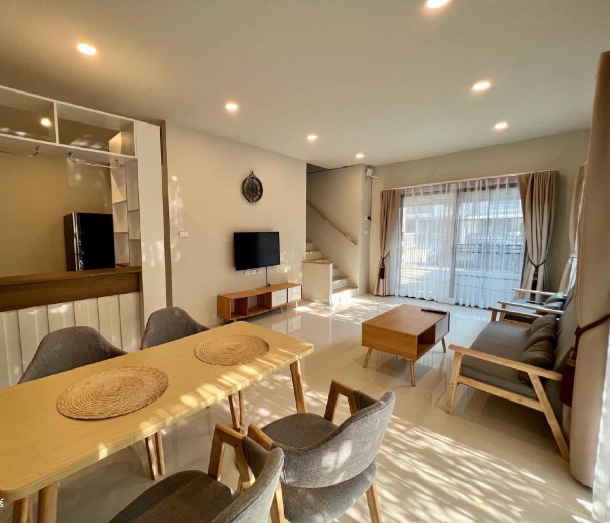 For RentTownhousePathum Thani,Rangsit, Thammasat : #Ready to reserve first🔥Corner townhome, width 5.7 meters, beautifully decorated, has a relaxing garden, lots of floor space, convenient parking, good Feng Shui, very nice house.
