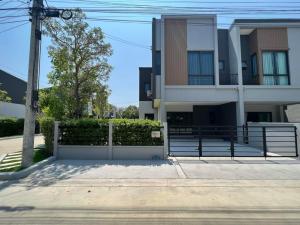 For RentTownhouseBangna, Bearing, Lasalle : 🔥🔥 New house for rent in front of the garden 🔥🔥 Pleno Sukhumvit-Bangna 2 🚆‼️‼️