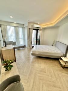 For RentCondoSiam Paragon ,Chulalongkorn,Samyan : 🔥🔥👑✨🅻🆄🆇🆄🆁🆈!!👑Special floor!!🏦👑SUPER LUXURY👑BUILD IN, very beautifully decorated room. Beautiful lights ✨High floor Beautiful view ✨ has outdoor Fully furnished!!!!✨🔥🔥 🎯【🆁🅴🅽🆃For rent】🎯Chapter Chula-Sa