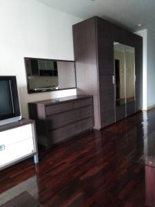 For RentCondoKasetsart, Ratchayothin : GBL0721) Condo for rent, ready to move in, good location, near BTS Ratchayothin (650 meters) Major Ratchayothin (270 meters). If interested, please contact us to discuss details first.