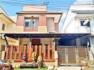 For RentHouseKaset Nawamin,Ladplakao : Thanommit Market 2km. For sale-rent 2-story 5A/C built detached house Expressway. 36sq.wa. 146sq.m.