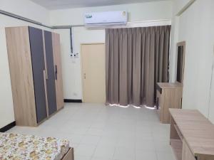 For RentCondoRattanathibet, Sanambinna : For rent The Residence Soi Rattanathibet 14, new room 22 sq m., fully furnished, ready to move in.